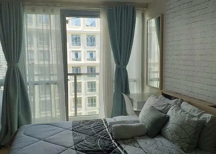 Eighty One Newport Boulevard Apartamento