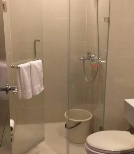 Apartamento Eighty One Newport Boulevard Manila